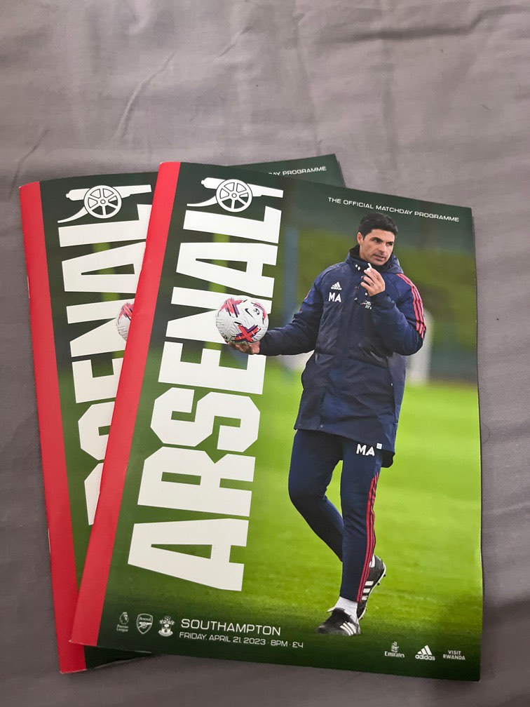 ARSENAL OFFICIAL MATCHDAY BOOK FROM EMIRATES, Hobbies & Toys, Books