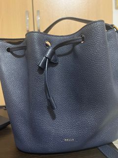 Bally leather cleoh xs bucket bag 