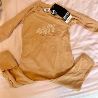 (BNWT) Bonds Organics: Baby Zip-Up Sleepsuit in Natural