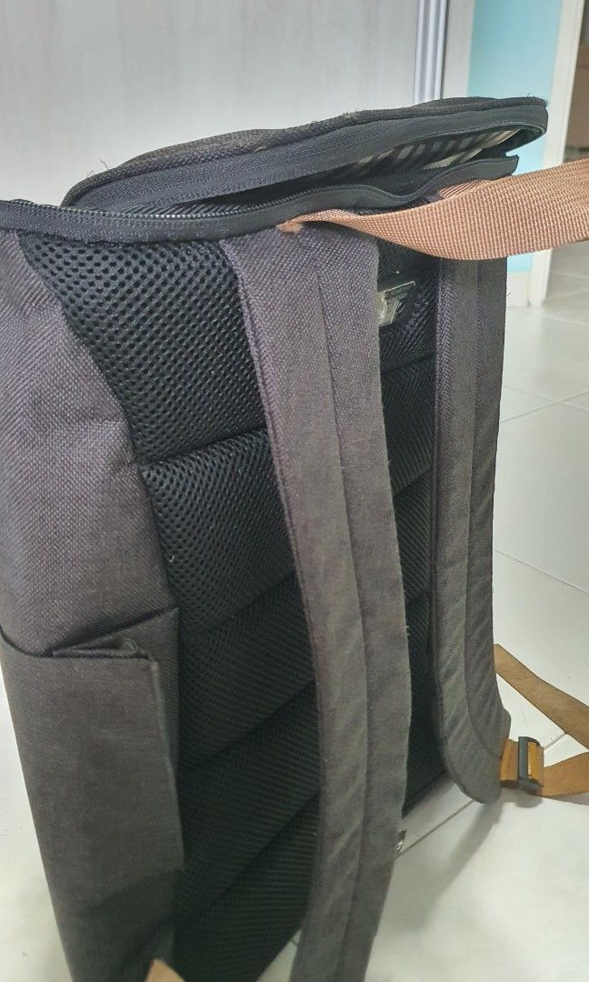 Booq 15" laptop backpack, Men's Fashion, Bags, Backpacks on Carousell