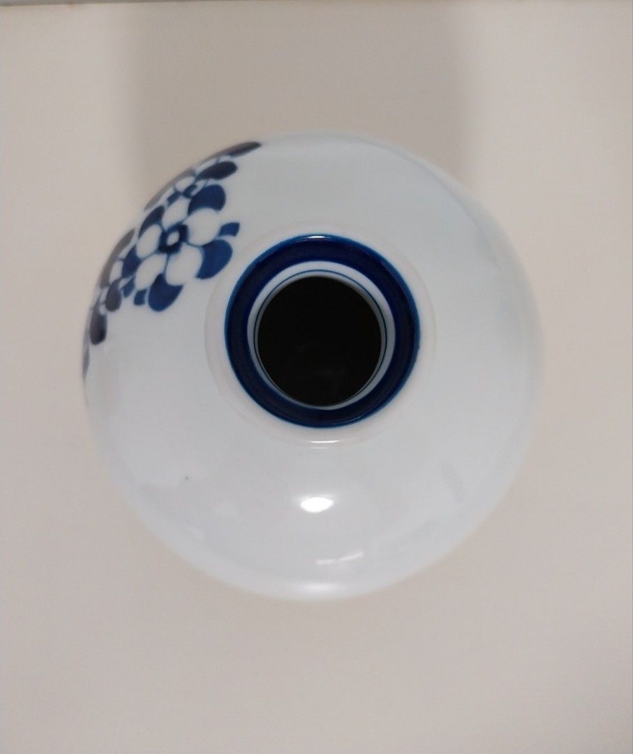 Cardinal Fine Porcelain Vase Philippines, Furniture & Home Living, Home Decor, Vases