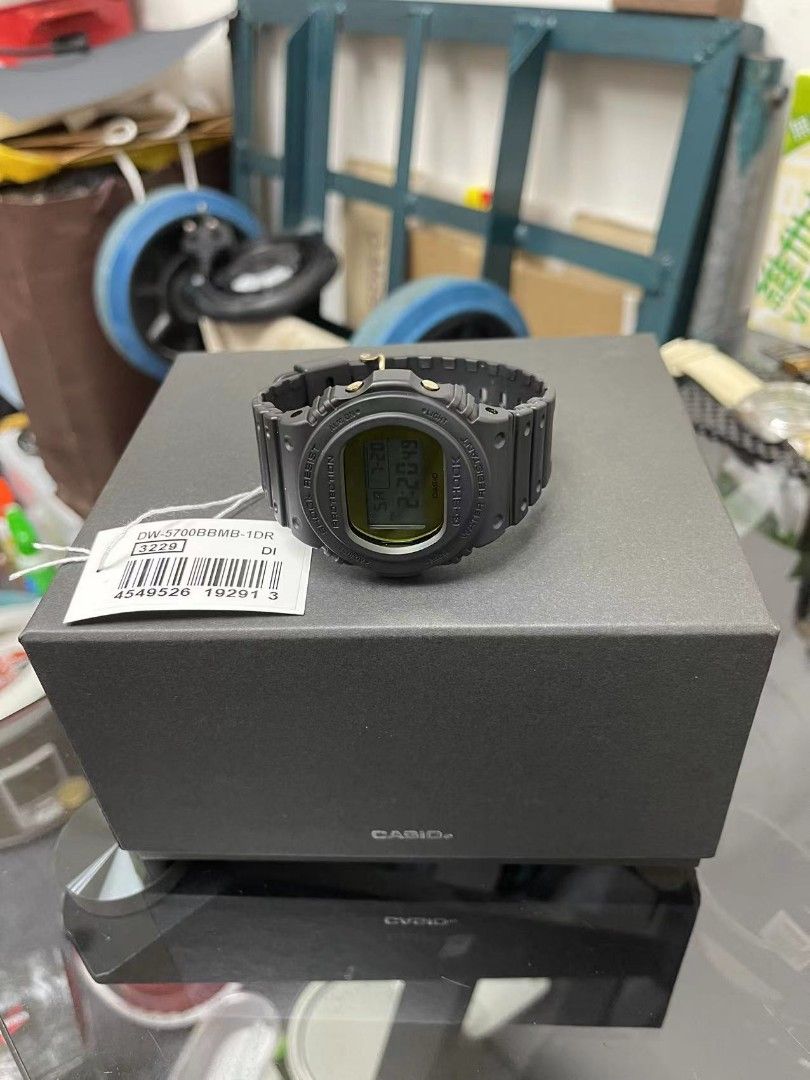 Casio G-Shock DW-5700BBMB-1, 名牌, 手錶- Carousell