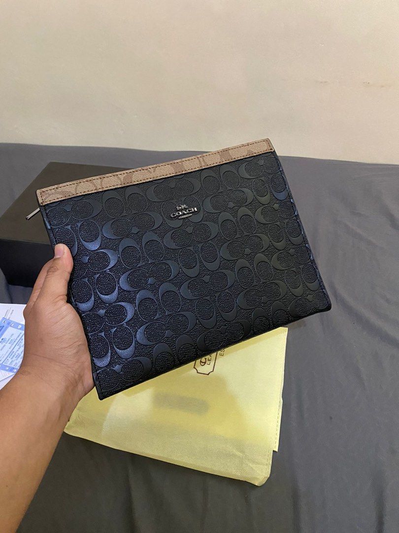 Pouch coach pria 2025
