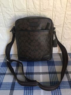 Coach mahogany signature tas selempang pria