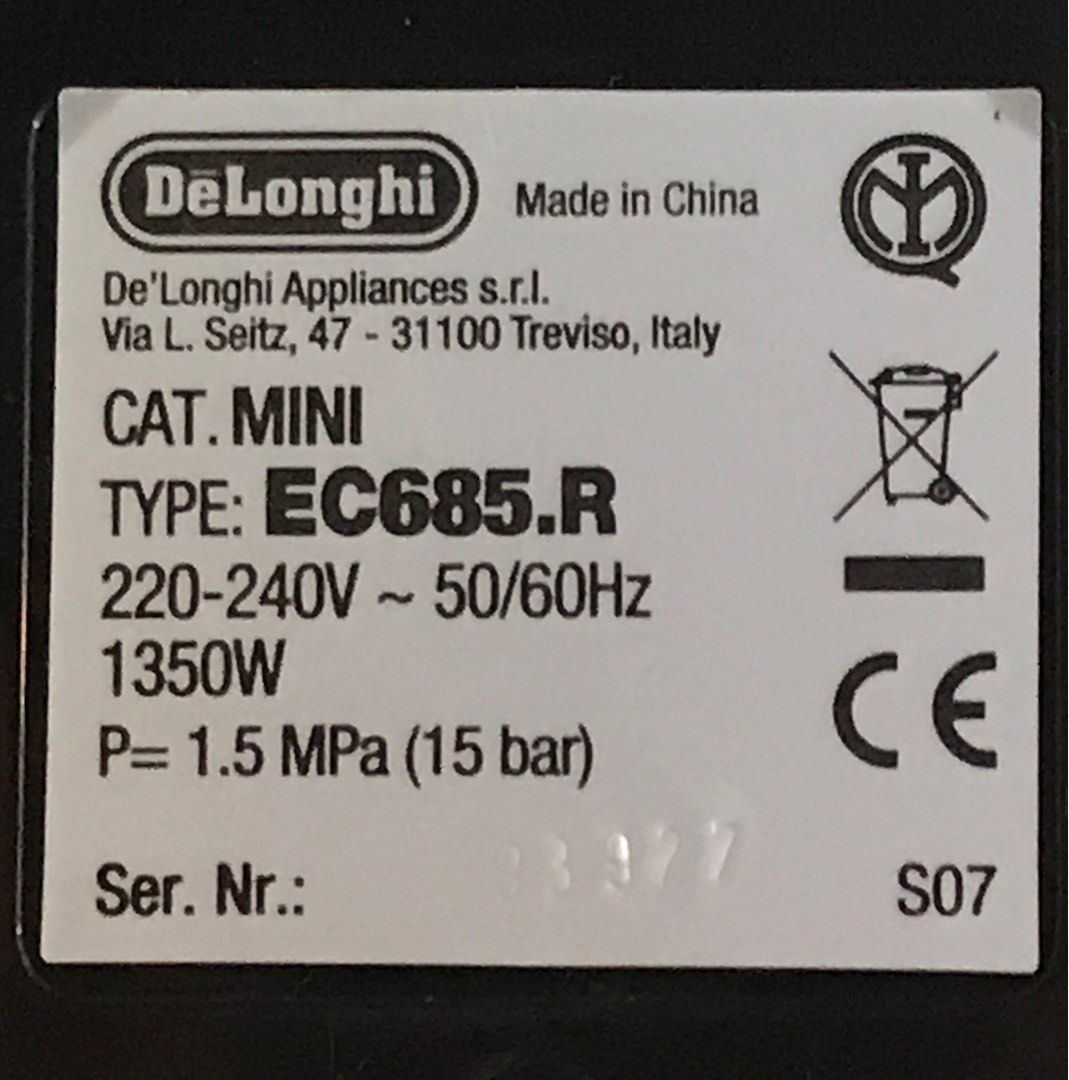 De'Longhi Dedica Pump Espresso Coffee Machine EC685, TV & Home