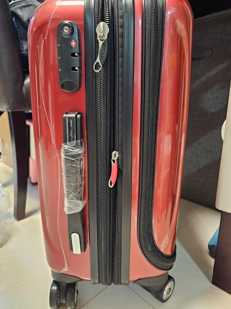 Delsey helium aero 20 top
