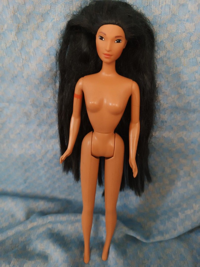 Vintage outlet pocahontas doll