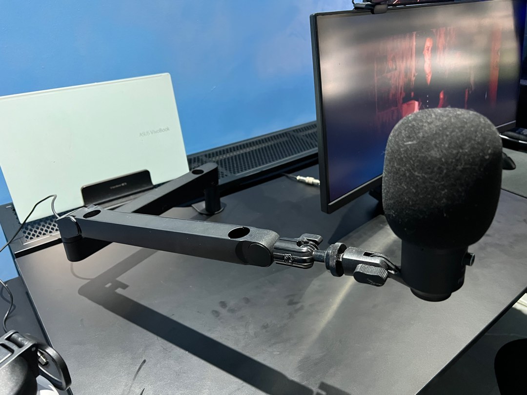 Elgato Low Profile Mic Arm, Audio, Microphones on Carousell
