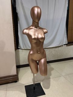 Female Mannequin