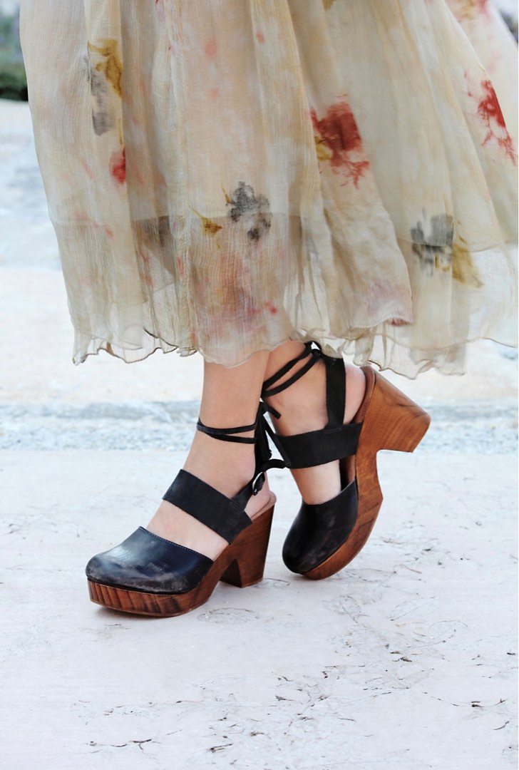 Belmont leather clearance clog