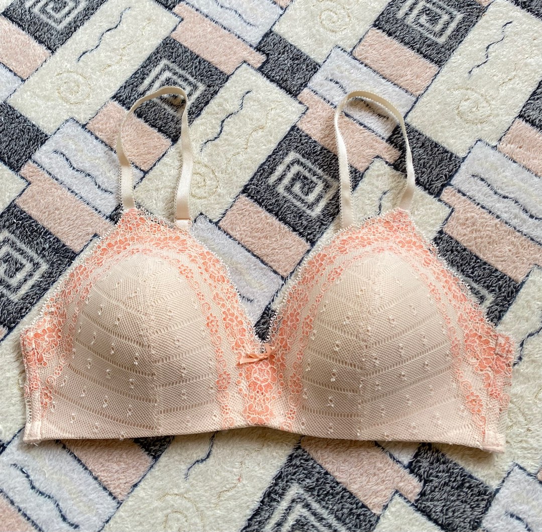 GapBody 36B / 38A, Women's Fashion, New Undergarments & Loungewear on