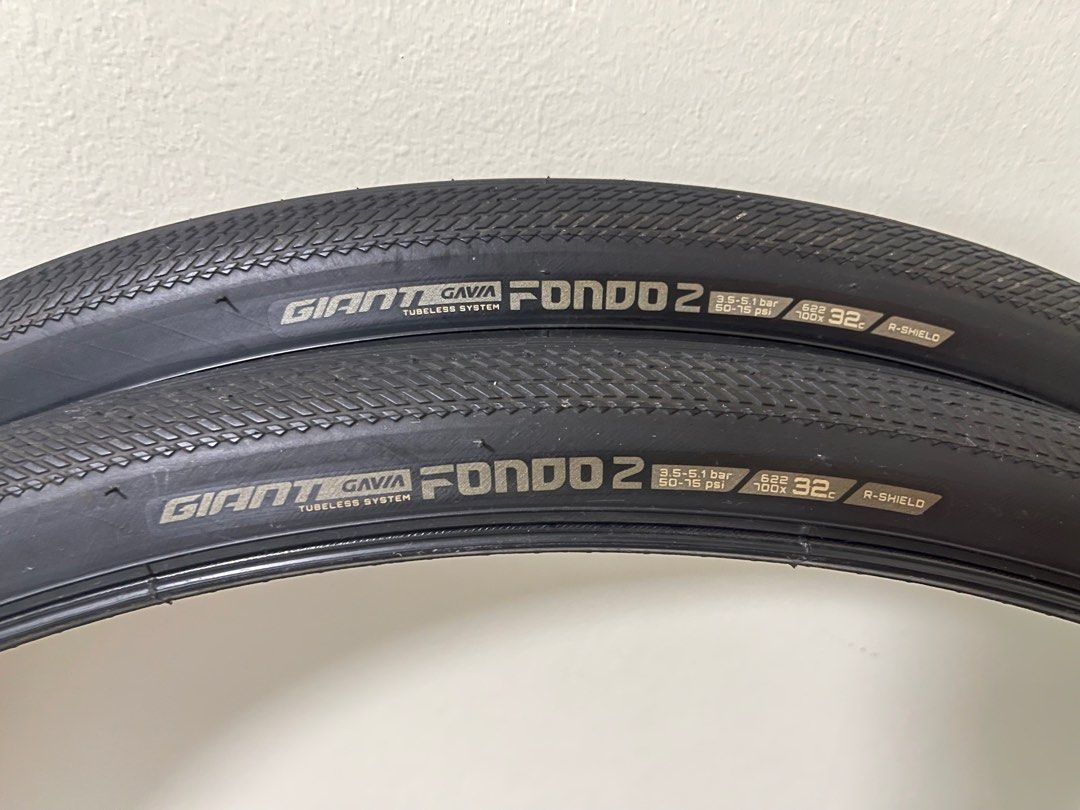 Giant Gavia Fondo 2 700x32c Tubeless Tyres