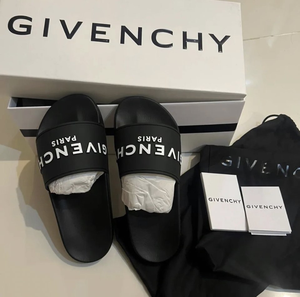 Givenchy Pool Slide, Men's Fashion, Footwear, Slippers & Slides on ...