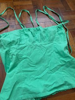 green tie sleeveless top