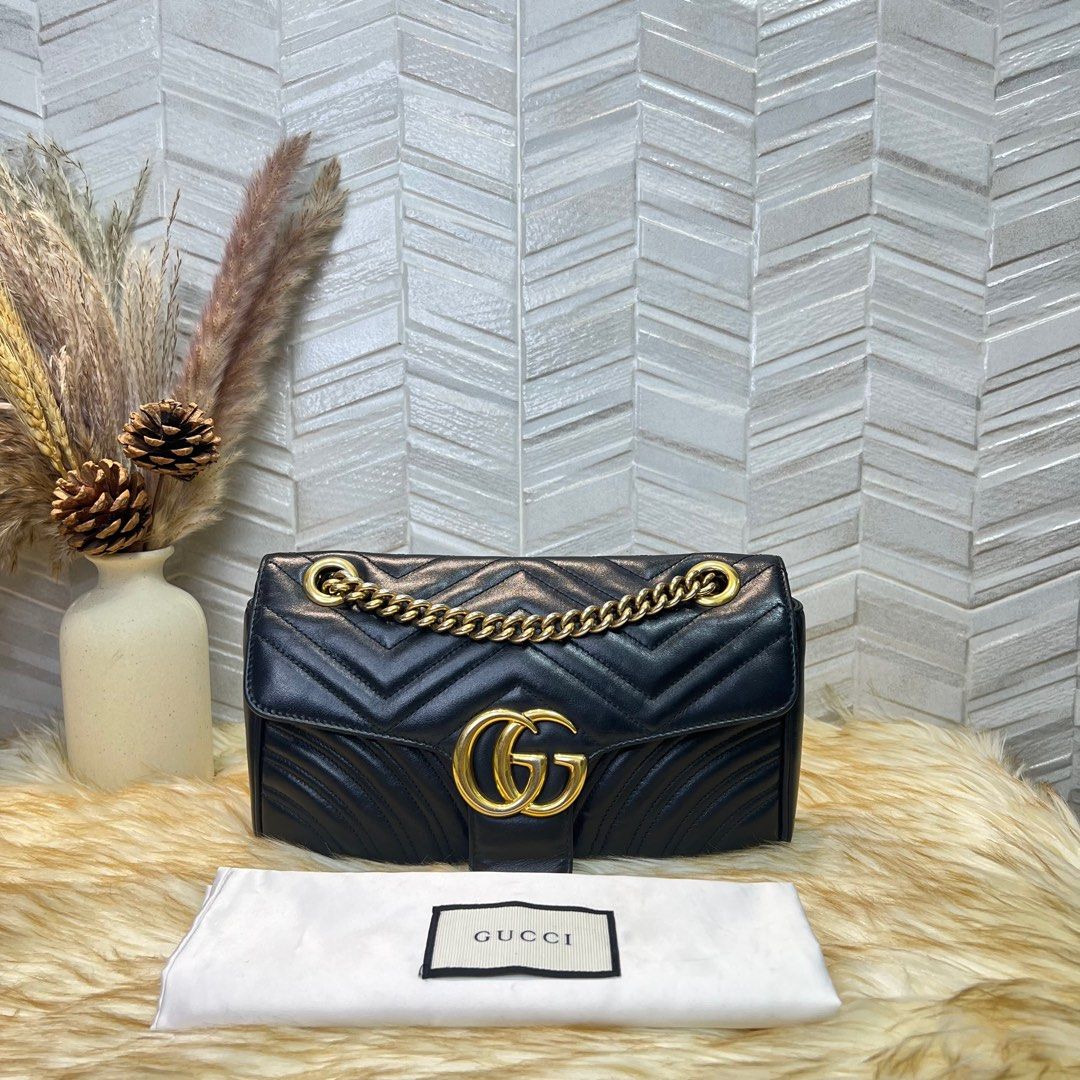 Gucci Marmont Leather card case wallet in Black Grained Leather, Luxury,  Bags & Wallets on Carousell