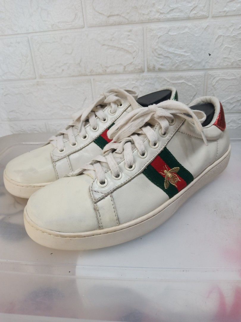 Gucci old looking shoes store