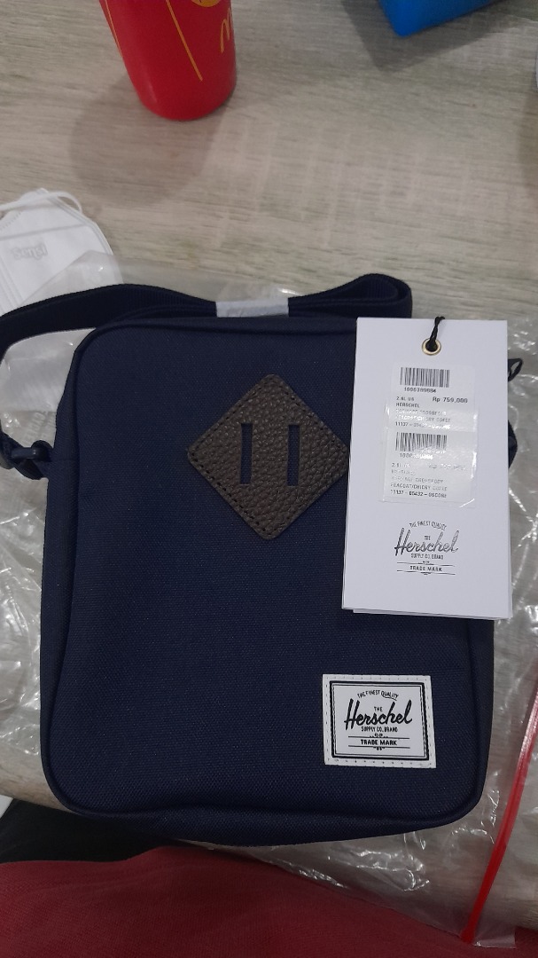 Herschel heritage sling bag 2.6L on Carousell