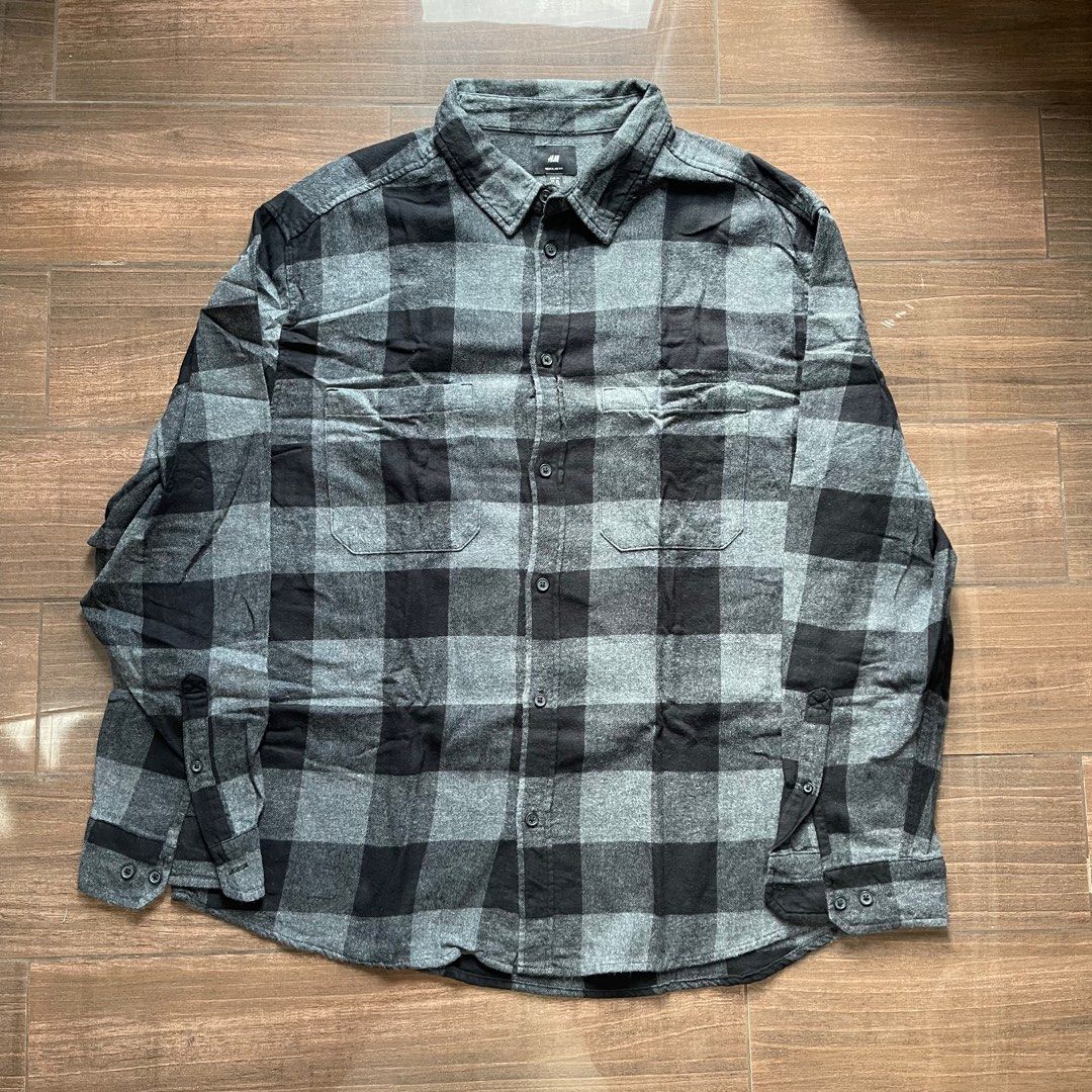 H&M Black Flannel (Category: Tshirts & Polo Shirts ) located in Makati City. Submitted by coldbrewpapi (Listing ID 1232397756, Image 1). Description: Price: 850 Size: XL Fits: Large to 2XL Dimes: 25W x 29L Condition: 9/10.