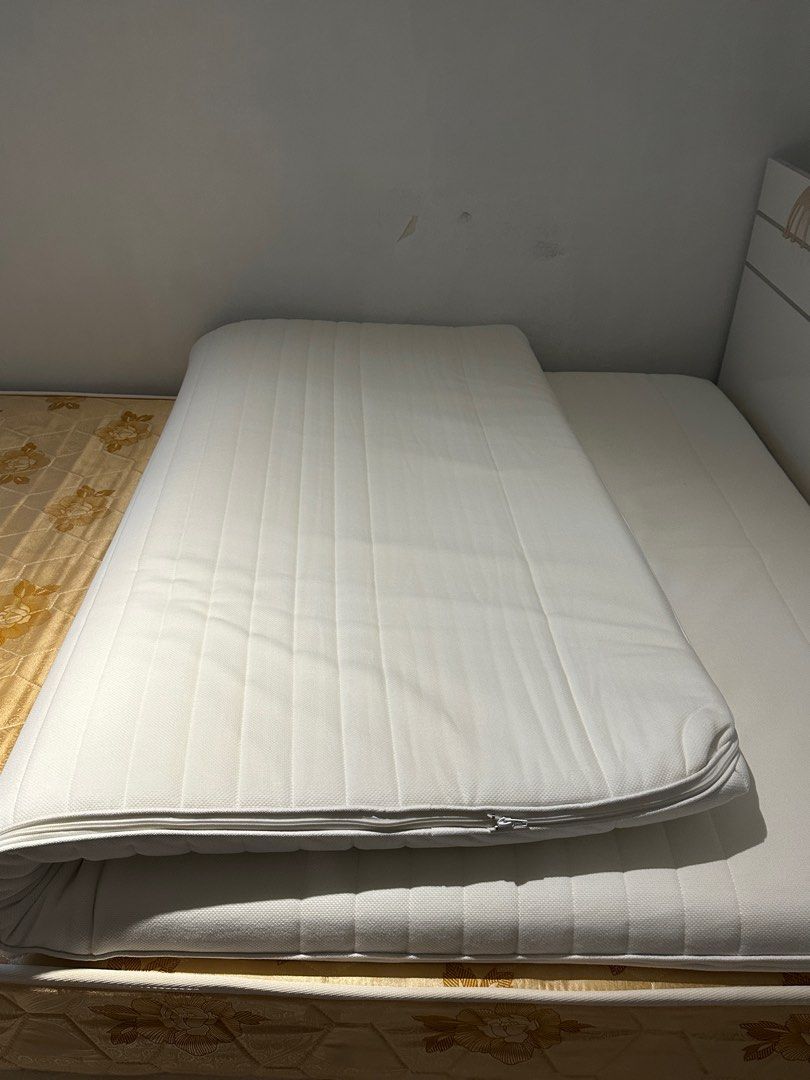 IKEA TUSSOY DOUBLE BED TOPPER, 傢俬＆家居, 傢俬, 床架及床褥 Carousell