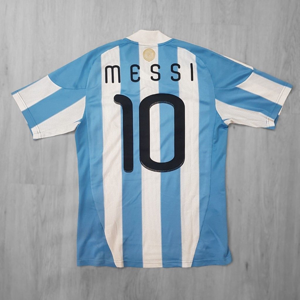 Jersey Argentina 2010 World Cup Messi adidas vintage jersi, Men's Fashion,  Activewear on Carousell