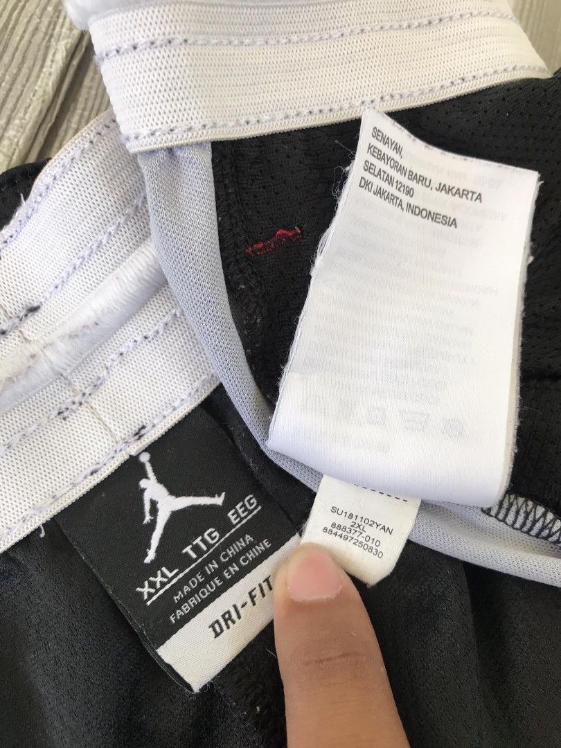 Jordan Facey Script JORDAN SIDE SCRIPT, Men's Fashion, Bottoms, Shorts on Carousell