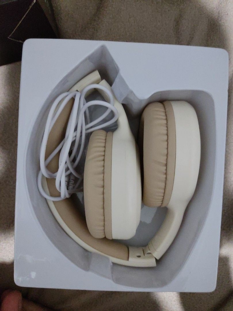 Lenovo ThinkPlus beige Headphones TH30, Audio, Headphones & Headsets on