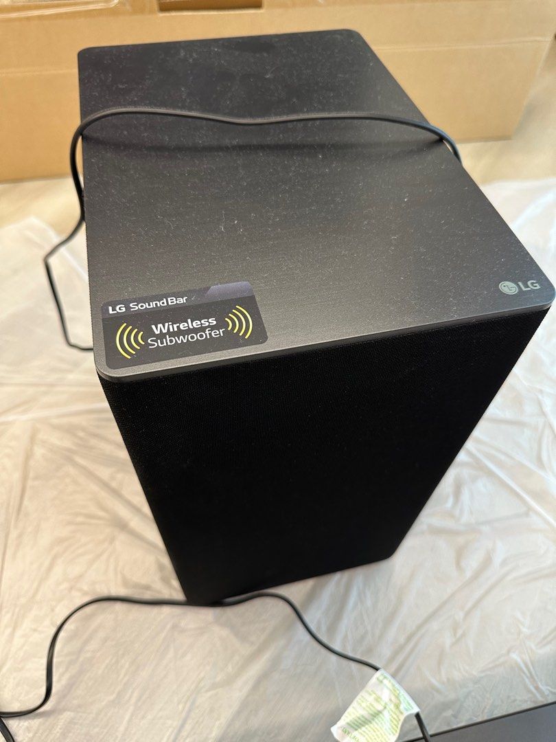 LG soundbar SN10Y + wireless subwoofer SPN8W, 音響器材, Soundbar、揚聲器、藍牙喇叭、耳擴 Carousell