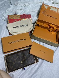 Eva Louis Vuitton felicie pochette love notes edition Brown