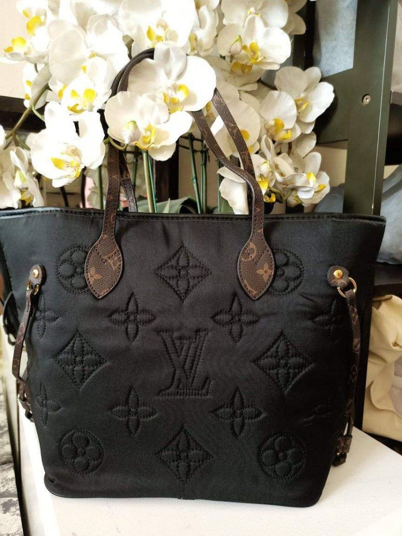 Louis Vuitton neverfull puffer bag, Women's Fashion, Bags