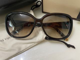 LV Fame Oval Sunglasses S00 - Women - Accessories