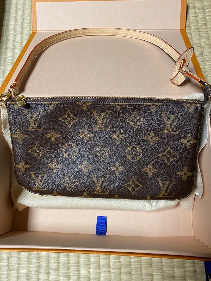 ❤️May 2023 LV Pochette Accessoires M40712, Luxury, Bags