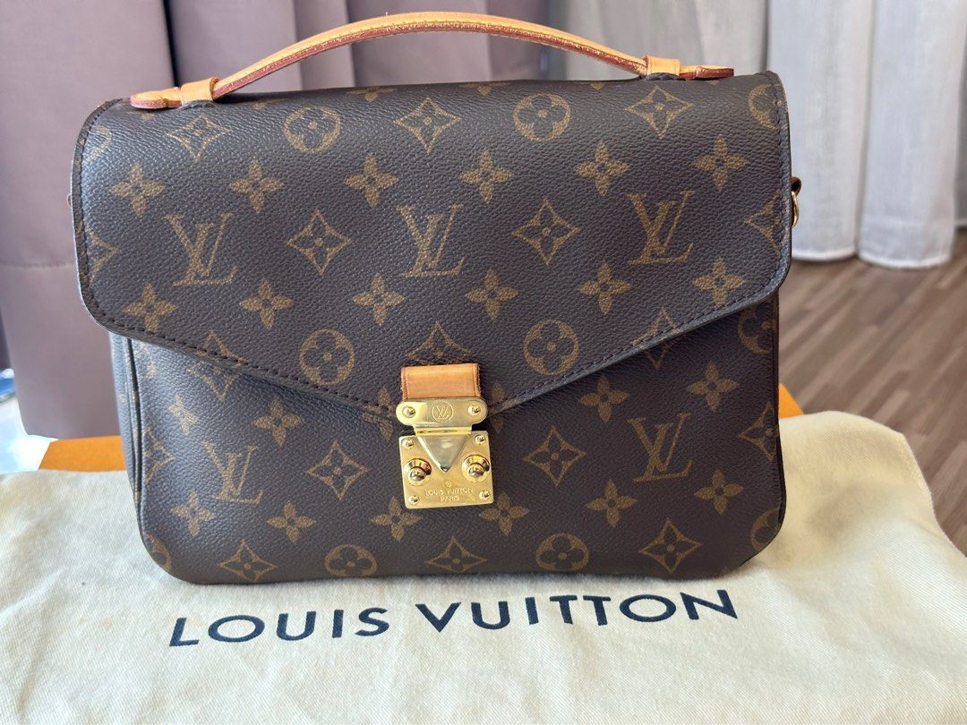 Louis Vuitton struck gold with this one!! #louisvuitton