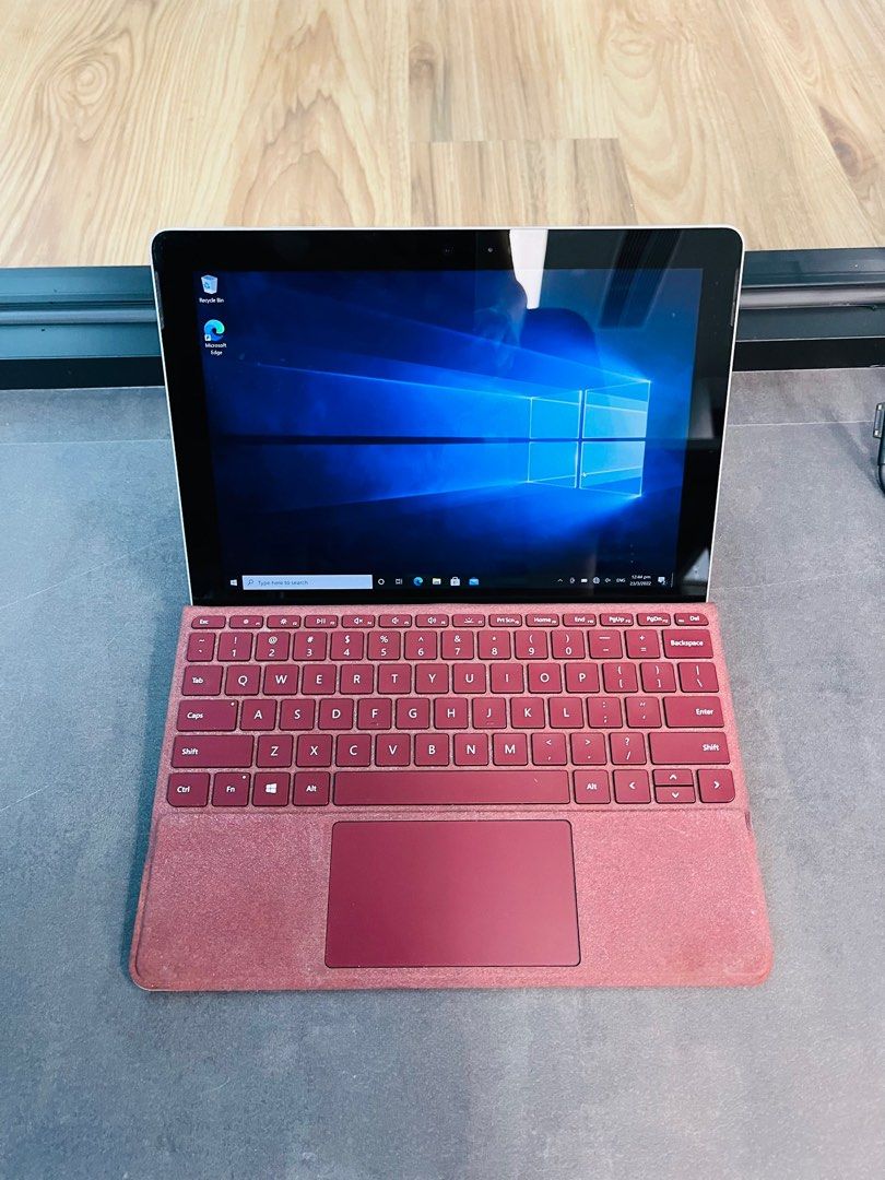 Microsoft Surface Go/ 8 GB RAM/ 128GB SSD/Model 1824, 電腦＆科技