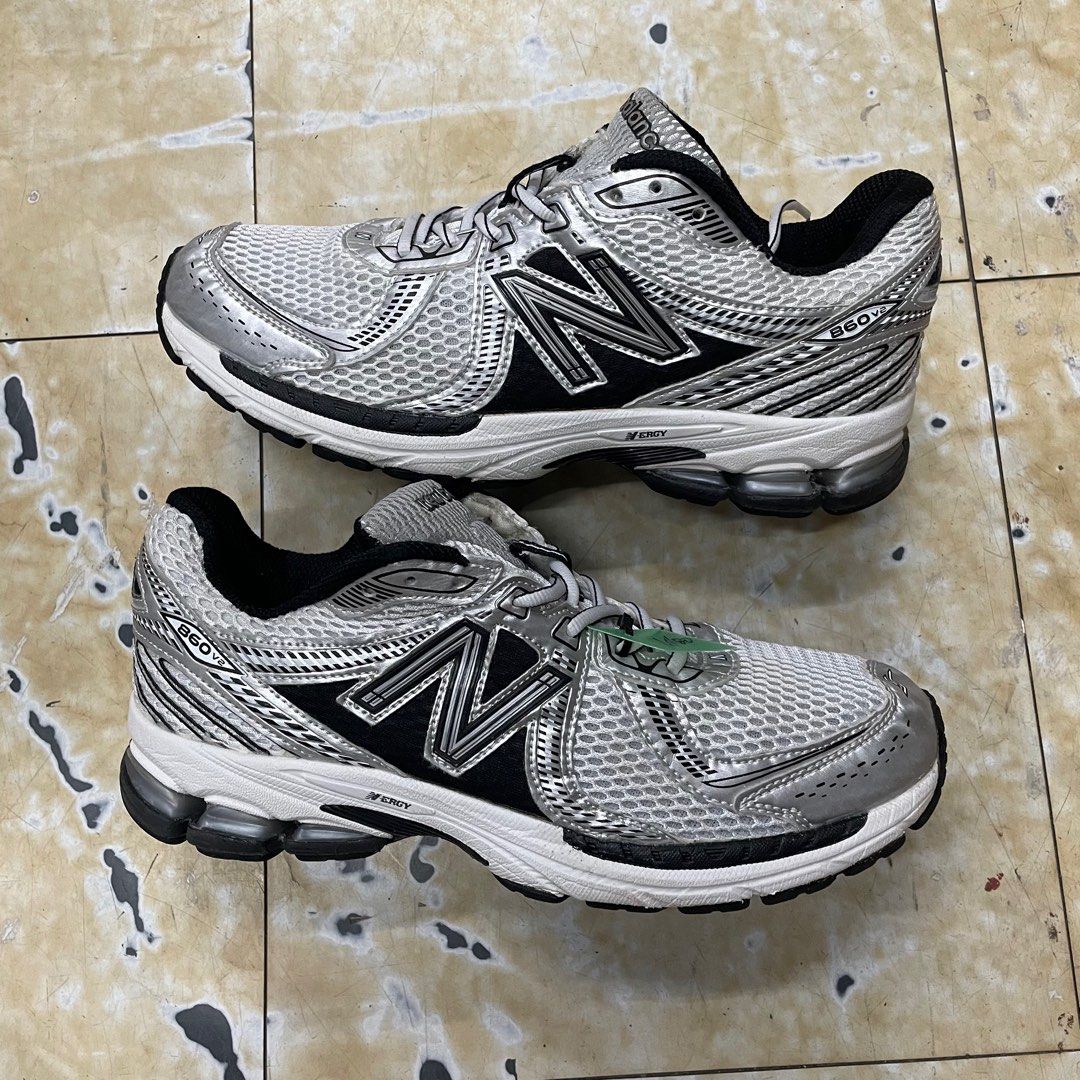 New Balance 860v2, Men's Fashion, Footwear, Sneakers on Carousell
