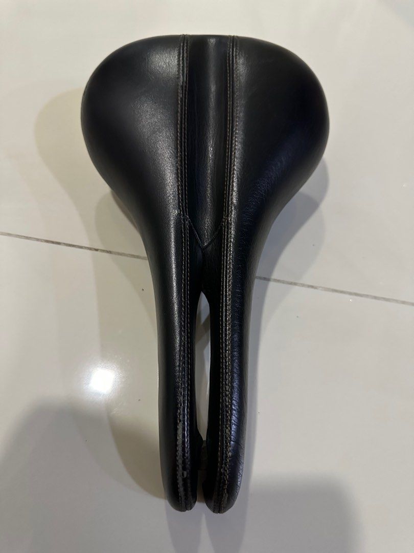 Koobi Silver saddle Sports Equipment Bicycles Parts Parts Accessories on Carousell