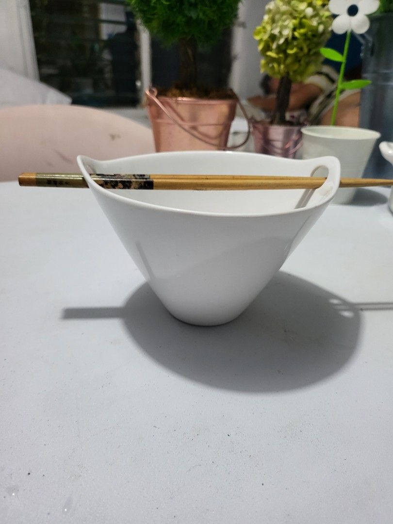 Ramen/ soup bowl (Category: Dinnerware & Cutlery) located in Makati City. Submitted by thedeclutteringabuela (Listing ID 1232470748, Image 1). Description: porcelain bowl for Ramen or soup with chopstick holder. bought fr crate and barrel.