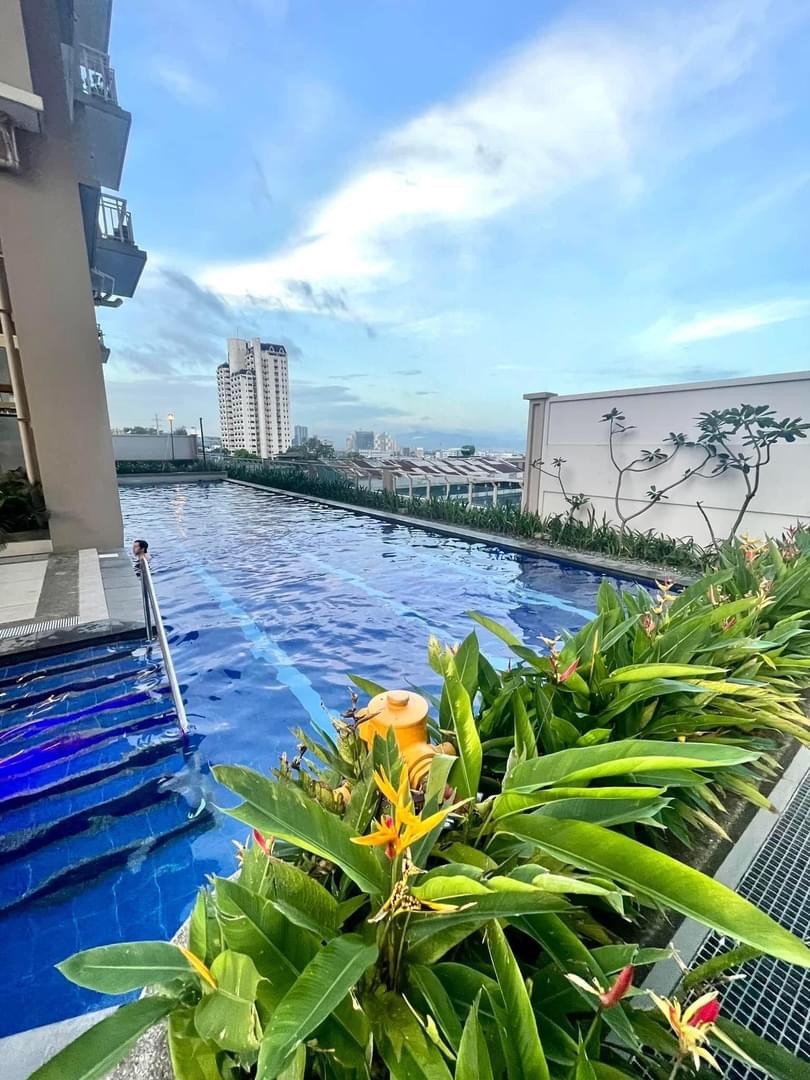 RFO FOR SALE 1 BR condo LUMIERE Residences in Pasig city near Estancia