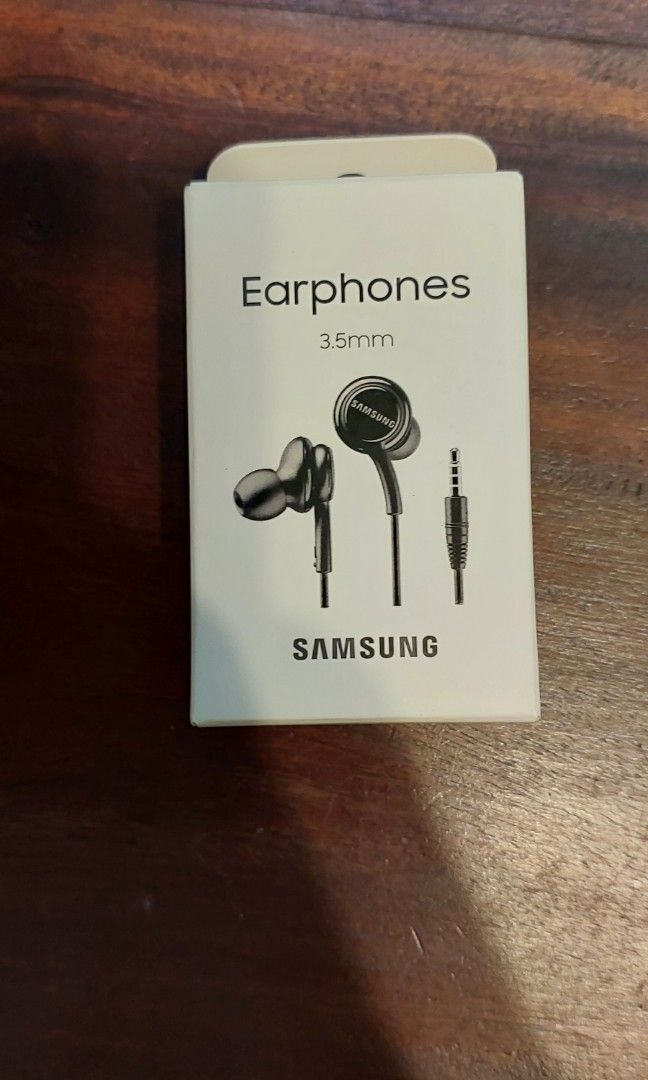 Earphones Audio, (EO-IA500), on Samsung 3.5mm Carousell Earphone
