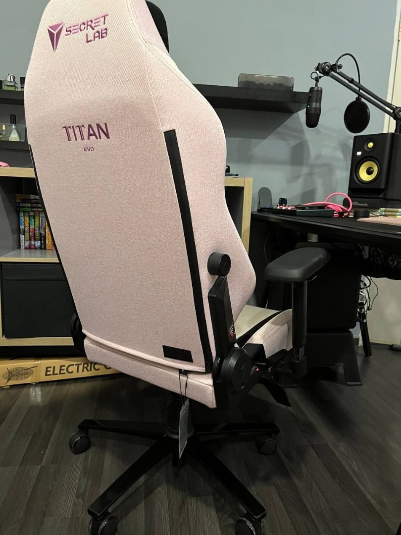 Secret Lab Gaming Chair, Furniture & Home Living, Furniture, Chairs on