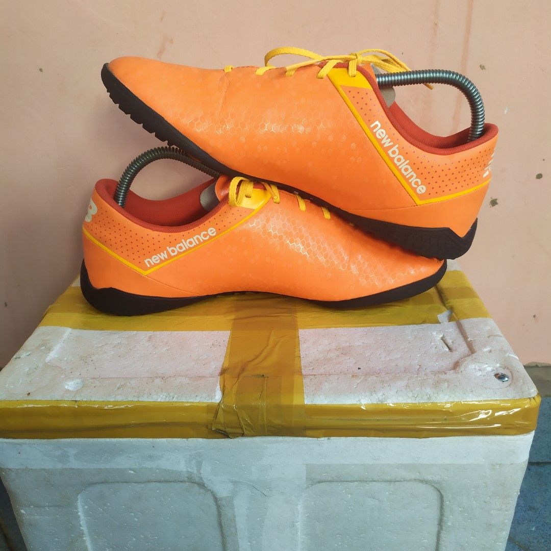 Sepatu futsal shop new balance visaro