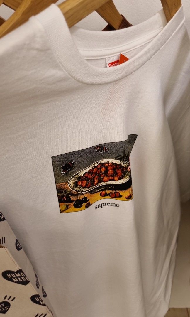 Supreme strawberry tee hotsell