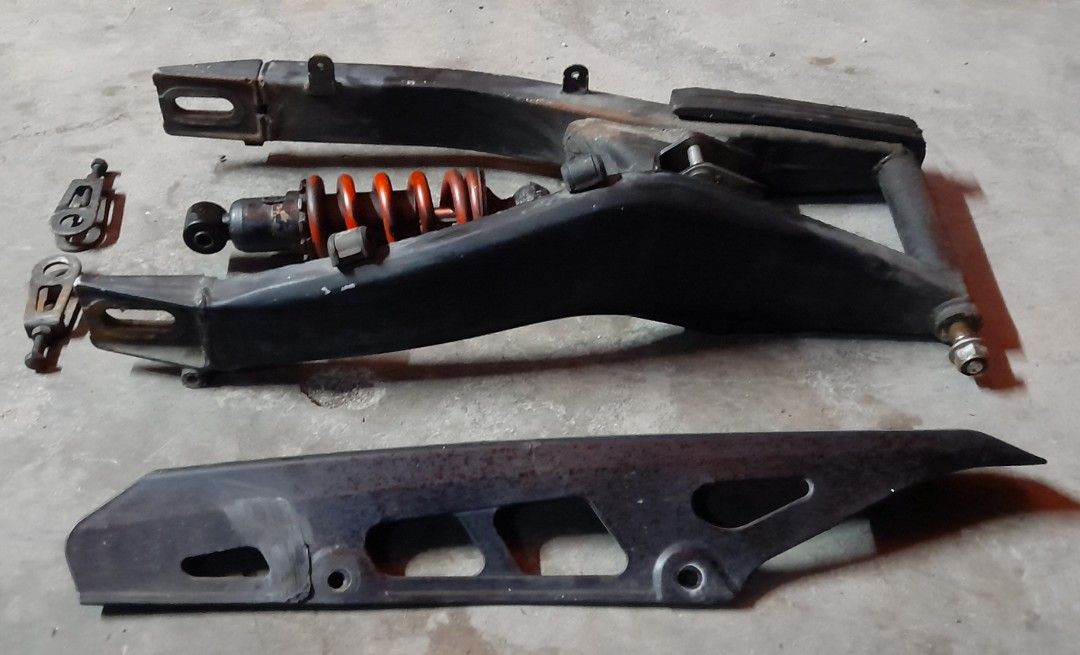 SWING ARM BANANANA ORIMOTOR SUZUKI FXR 150 DOHC, Hobbies & Toys
