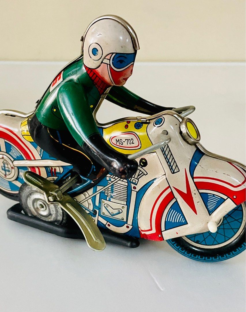 Tin Toy Large Motorcycle Rider VINTAGE METAL KING WIND UP TIN TOY