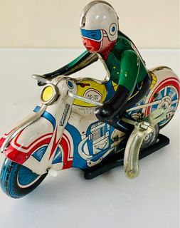 Tin Toy Large Motorcycle Rider - VINTAGE METAL KING WIND UP TIN TOY MOTORCYCLE WITH RIDER
