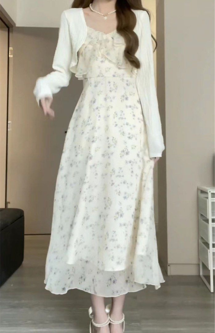 Cute white hotsell flowy dresses