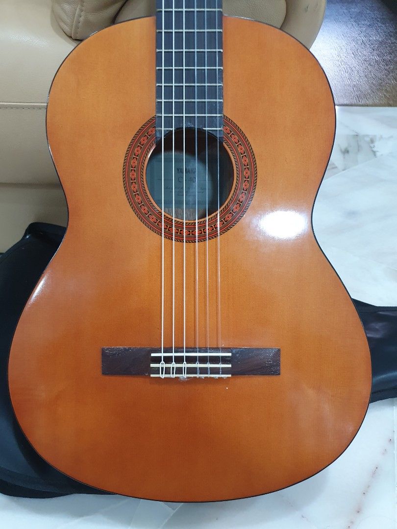 Yamaha C40 Classical Guitar, Hobbies & Toys, Music & Media, Musical