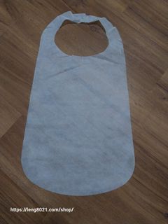 10pcs x Disposable Non-Woven Bibs (Adult Only)