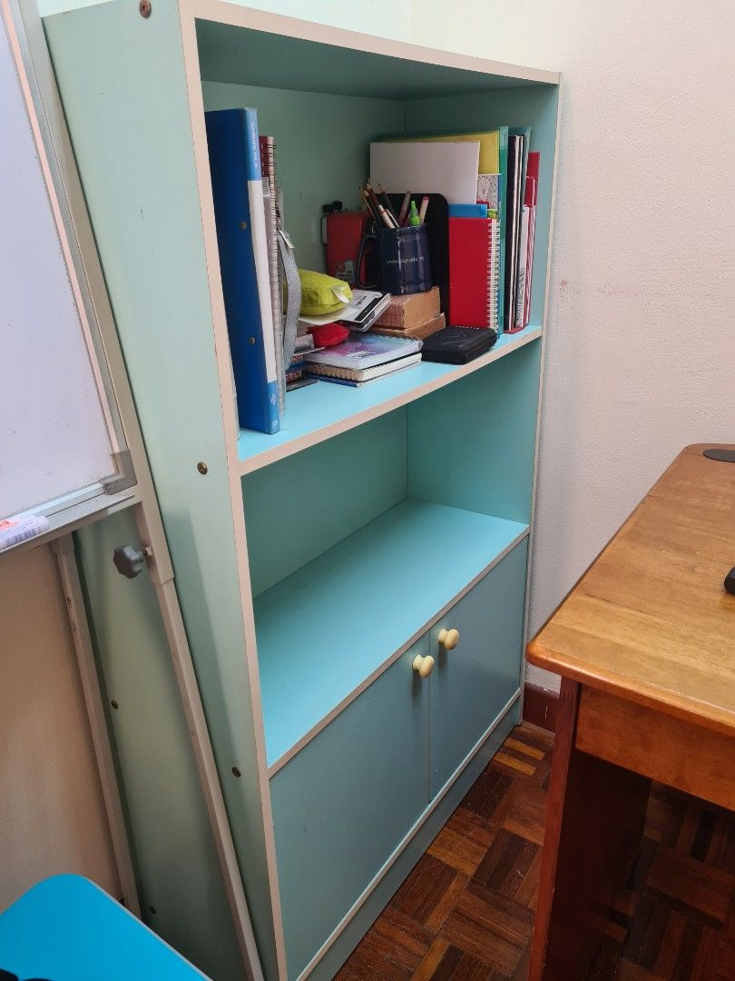 Ikea 3 tier shop bookshelf