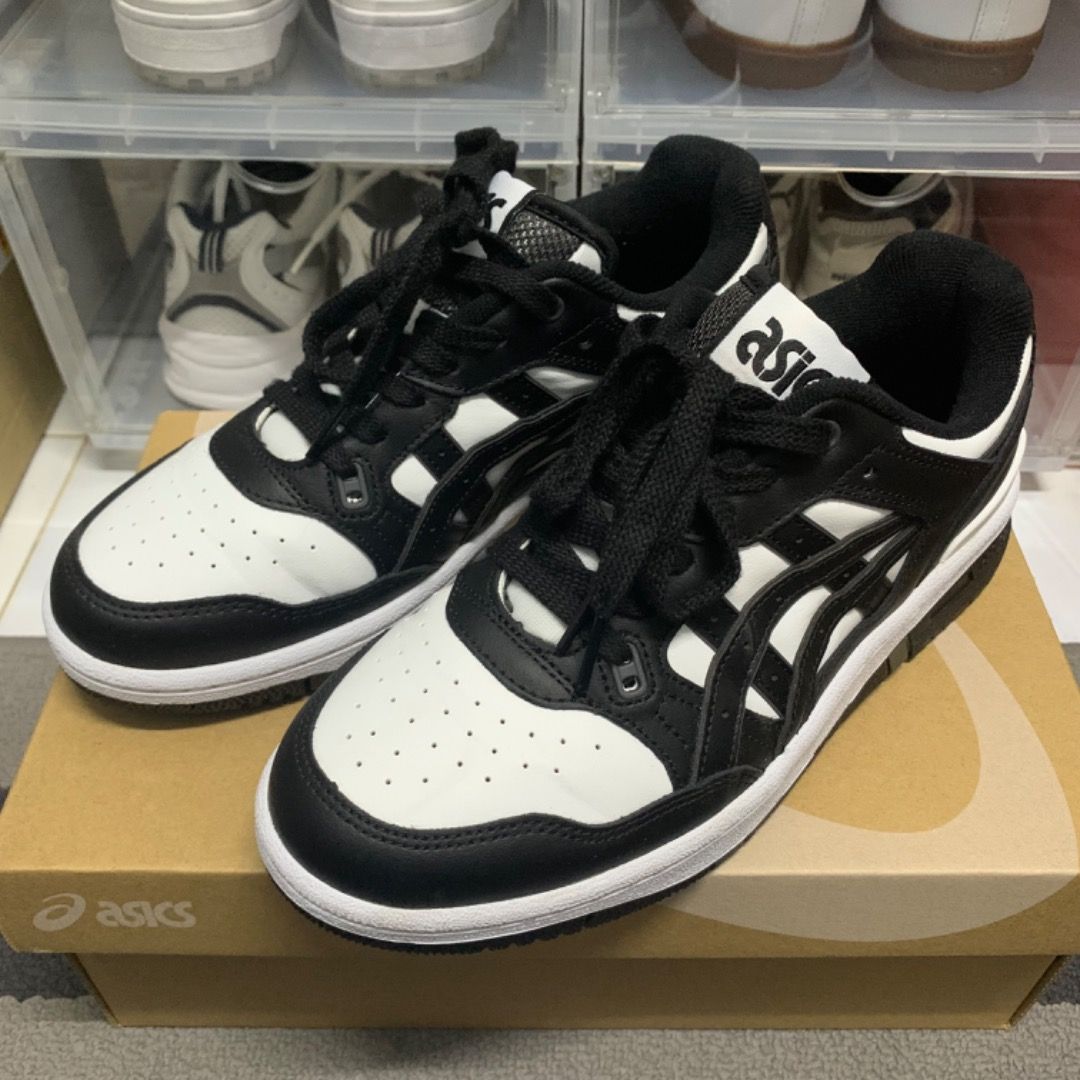 Asics black hotsell white