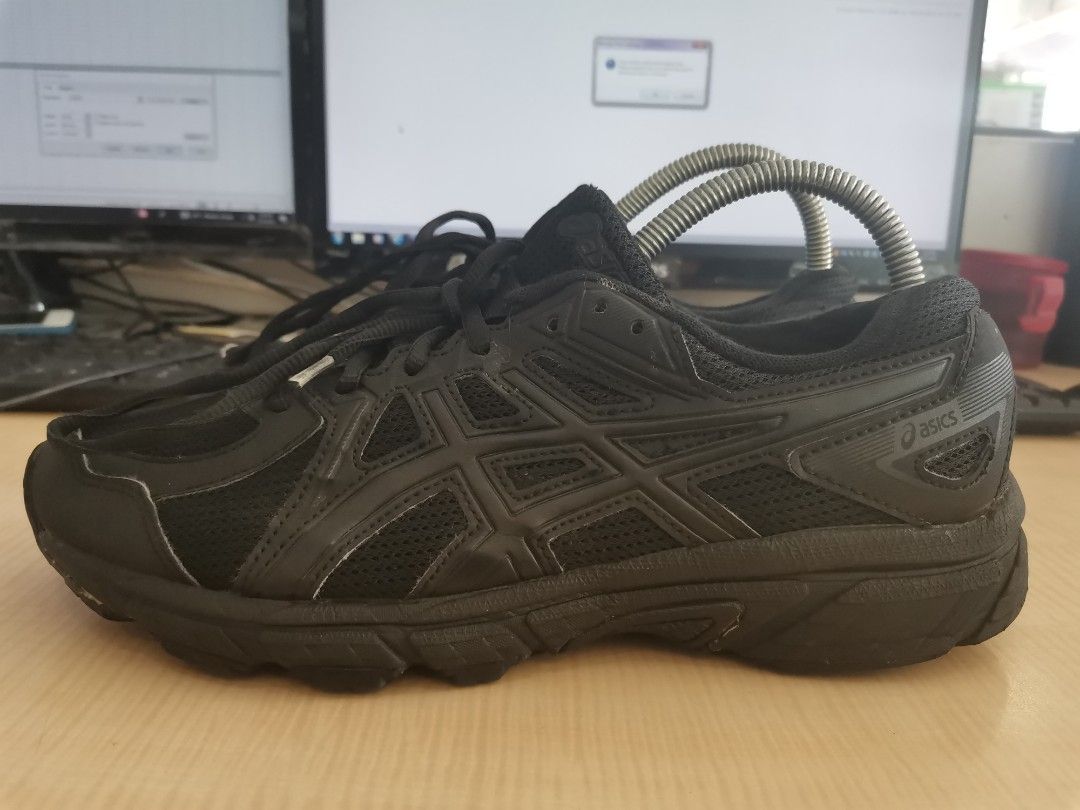 asics triple black